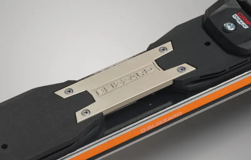 Race precision - Race plate kinematics